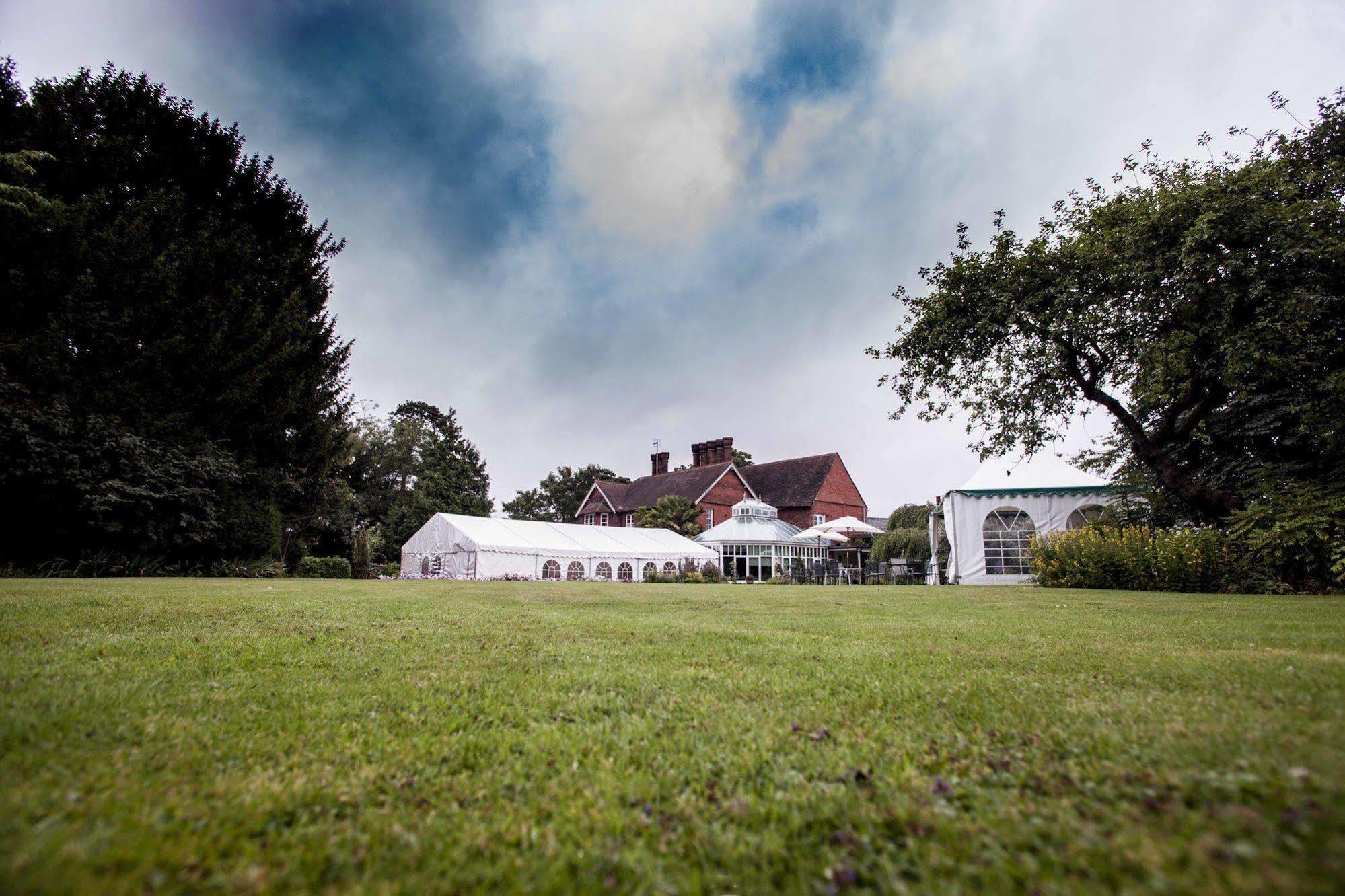 The Farmhouse At Redcoats Stevenage Bagian luar foto